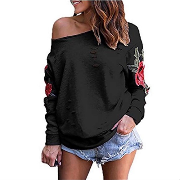 Tops - Beautiful women ripped sweatshirt